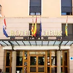 Отель Tibur 3*
