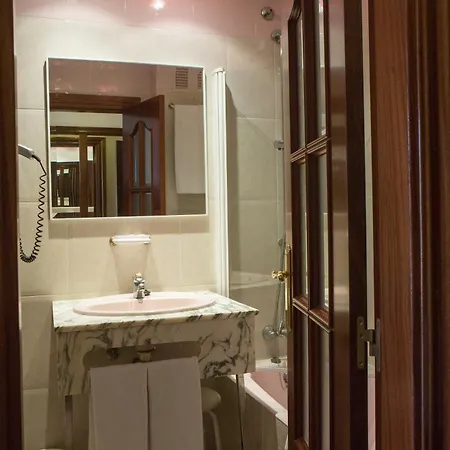 Tibur فندق سرقسطة